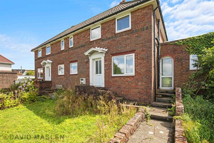 2 Bedroom House To Rent In Carden Hill, Brighton, BN1