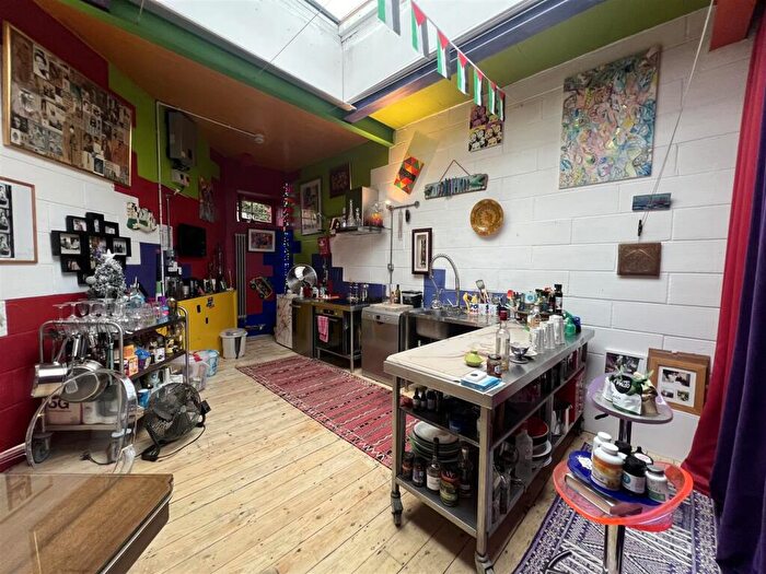 1 Bedroom Apartment To Rent In Victoria Terrace, London, N4