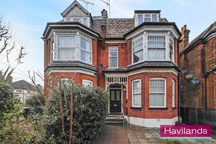 1 Bedroom House For Sale In Haslemere Road, London, N21