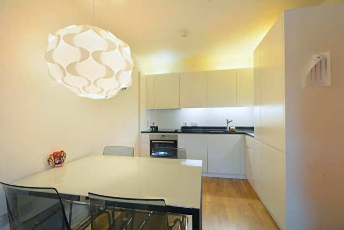 1 Bedroom Flat To Rent In Amelia Street, Elephant And Castle, SE17