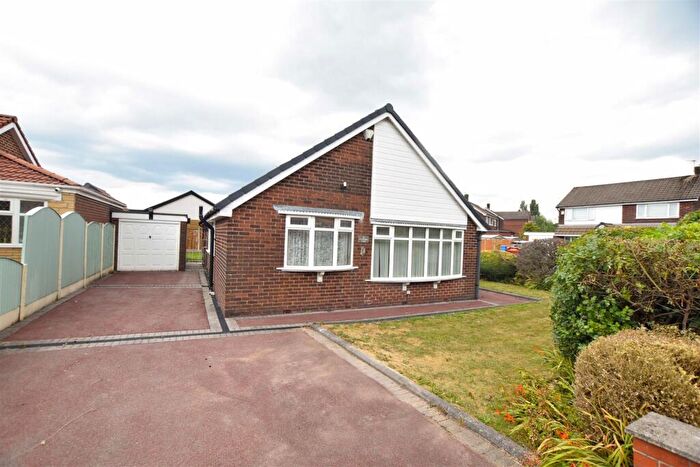 3 Bedroom Detached Bungalow For Sale In Stratford Road, Alkrington, Manchester, M24