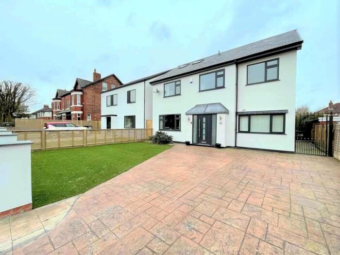 5 Bedroom Detached House To Rent In Queens Drive, Heaton Mersey, Stockport, SK4