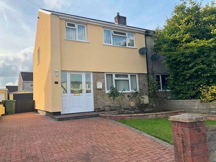 3 Bedroom Semi-Detached House For Sale In Hadrians Close, Gelligaer, Hengoed, CF82