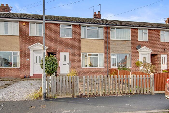 3 Bedroom Town House For Sale In Grey Court, Wakefield, WF1