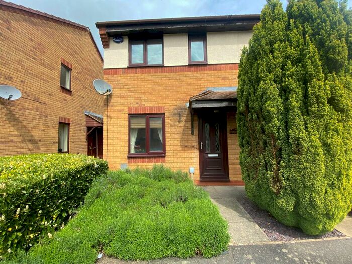 2 Bedroom House To Rent In Muncaster Gardens, Northampton, NN4