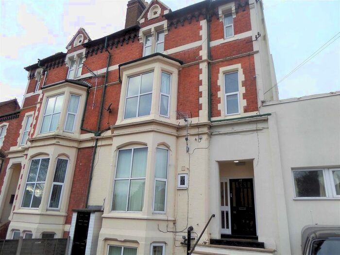 1 Bedroom Flat To Rent In Newbridge Crescent, Wolverhampton, WV6