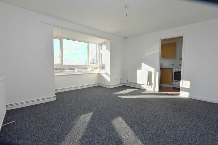 2 Bedroom Flat To Rent In Marston Way, London SE19