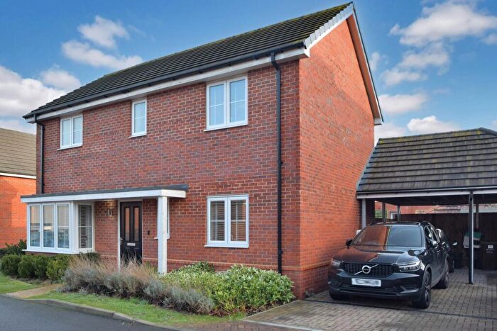 3 Bedroom Detached House For Sale In Golve Drive, Chatham, ME5