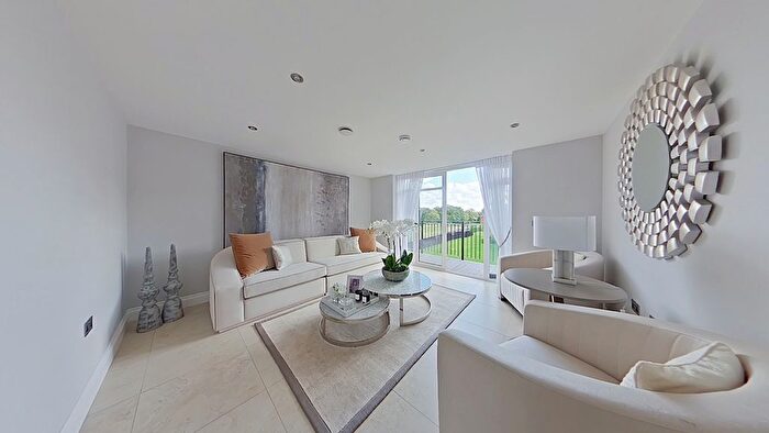 2 Bedroom Flat To Rent In Lancaster House Marlborough Drive, Bushey, Hertfordshire, WD23