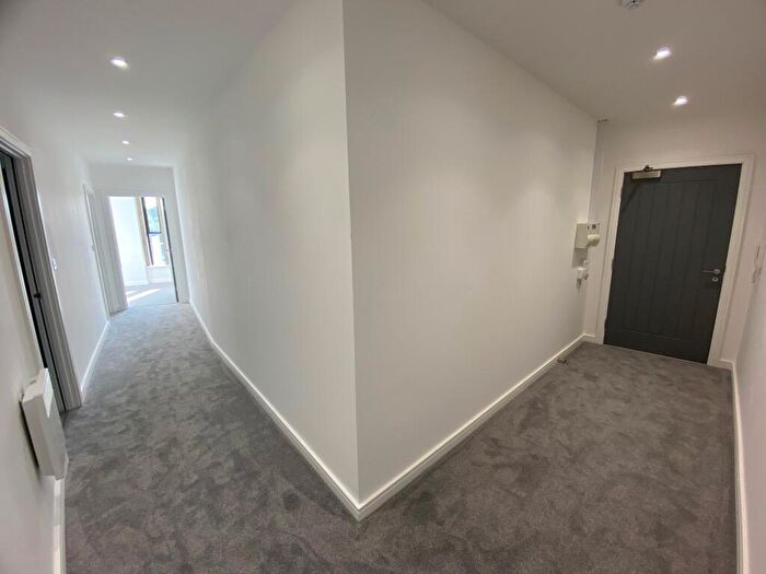 2 Bedroom Apartment To Rent In Knightsbridge Court, Chesterfield, S40