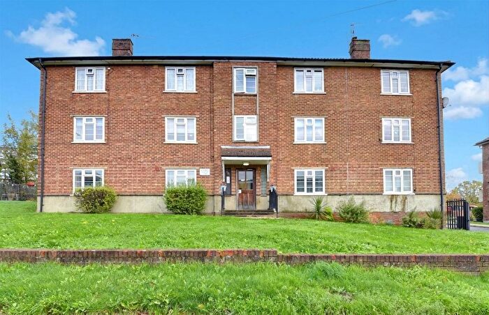 3 Bedroom Flat For Sale In Bittacy Hill, Bittacy Court Bittacy Hill, NW7