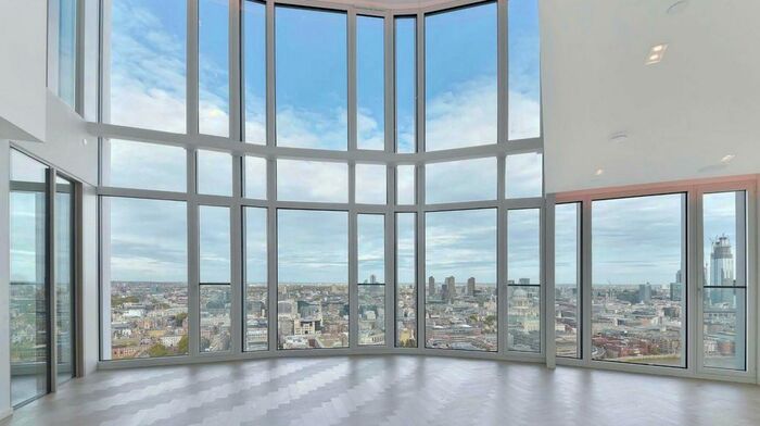 3 Bedroom Flat To Rent In Upper Ground, London, SE1