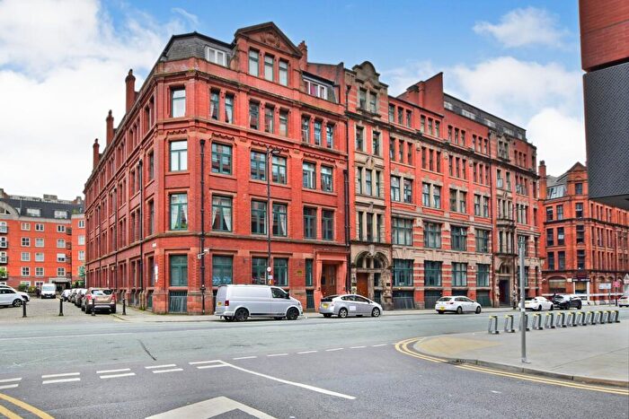 3 Bedroom Apartment To Rent In Whitworth Street, Manchester, M1