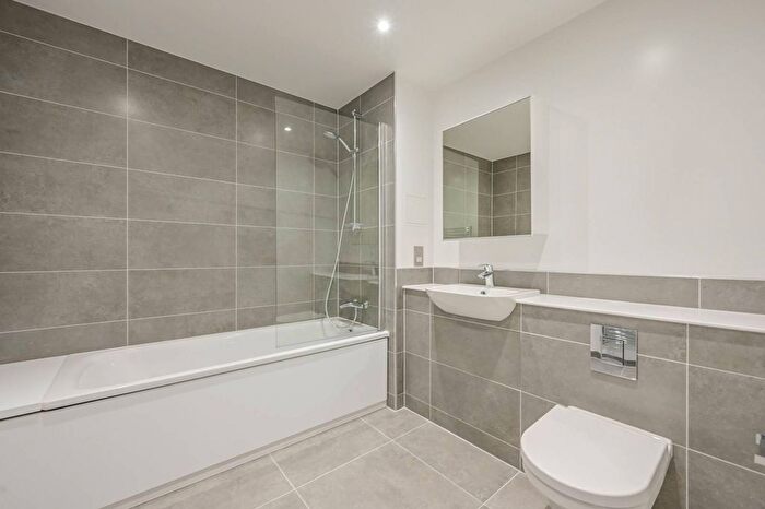 1 Bedroom Flat To Rent In Nautilus Apartments, Canning Town, London, E16