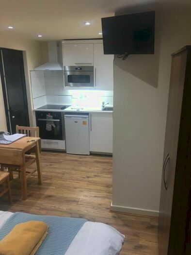 1 Bedroom Flat To Rent In Chatsworth Road, London, NW2