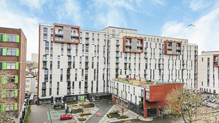 1 Bedroom Flat For Sale In Victoria Avenue, Southend-On-Sea, SS2