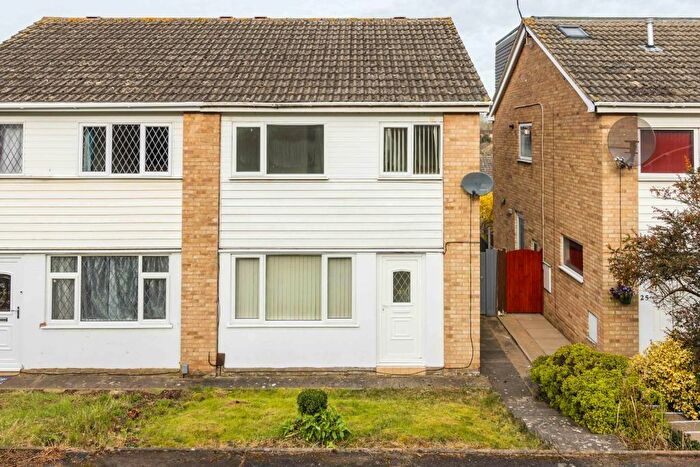3 Bedroom Semi-Detached House To Rent In Troubridge Walk, Rugby, CV22