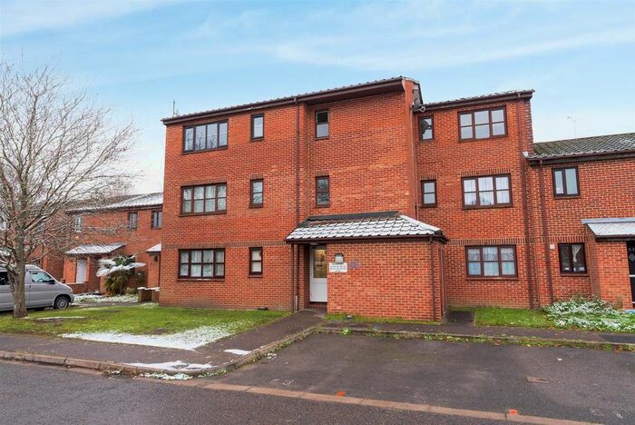 Studio To Rent In Newcourt, Cowley, Uxbridge, UB8