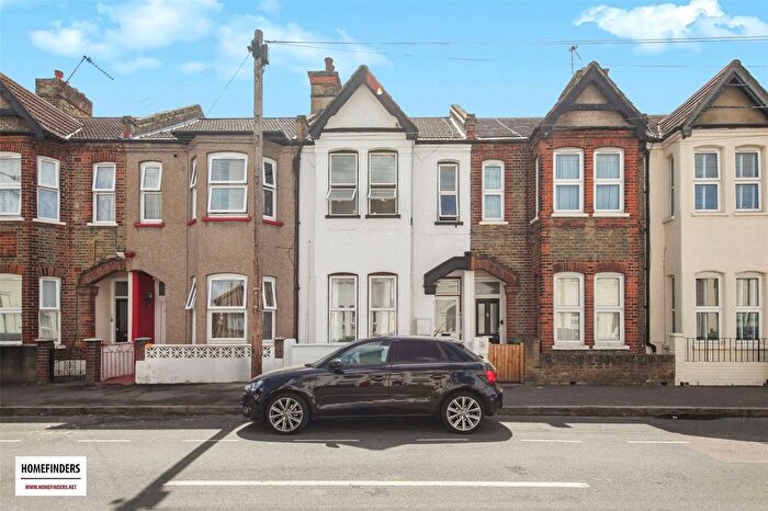 2 Bedroom Flat To Rent In Otley Road, Canning Town, E16