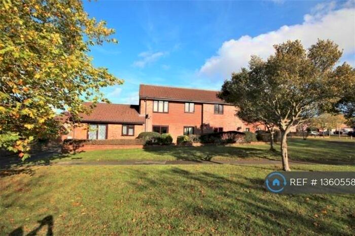 1 Bedroom Flat To Rent In Godmanston Close, Poole, BH17