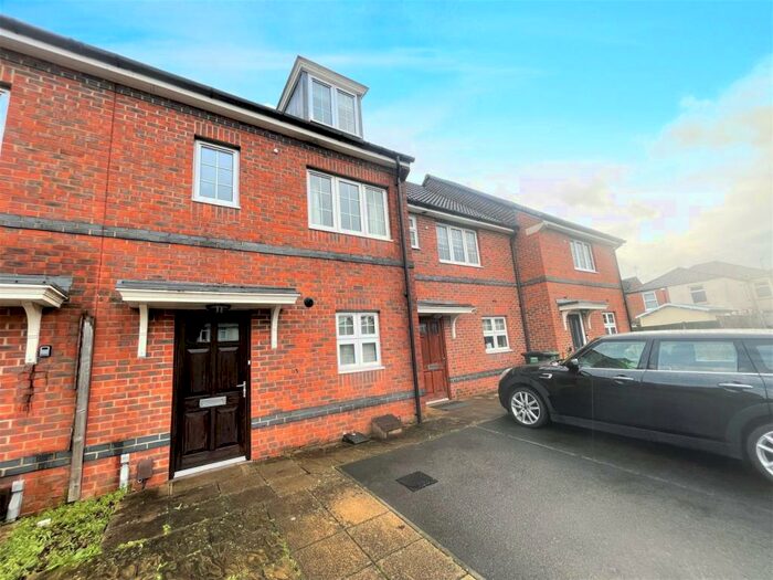 3 Bedroom Terraced House To Rent In Eastleigh, SO50