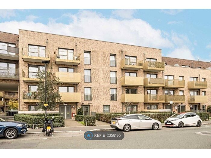2 Bedroom Flat To Rent In Pears Road, Hounslow, TW3