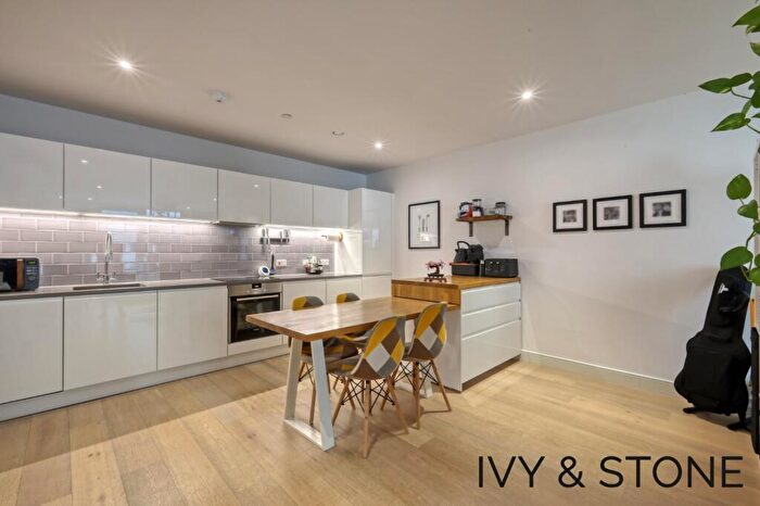 1 Bedroom Apartment For Sale In Starboard Way, London, Greater London, E16
