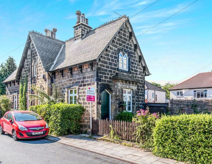 2 Bedroom Cottage To Rent In Alma Cottages, Leeds, LS6