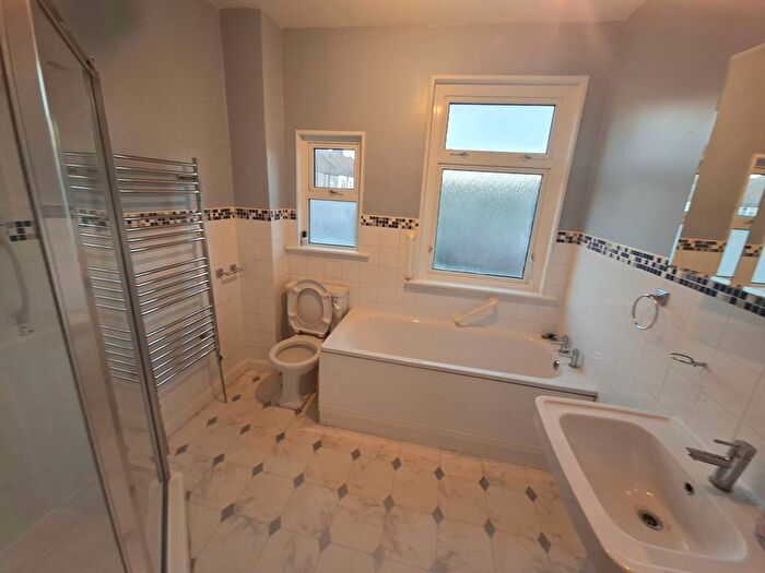 5 Bedroom Terraced House To Rent In Lower Addiscombe Road, Croydon, CR0