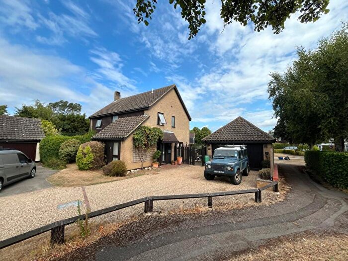 4 Bedroom Detached House To Rent In Challacombe, Southend-on-Sea, Essex, SS1