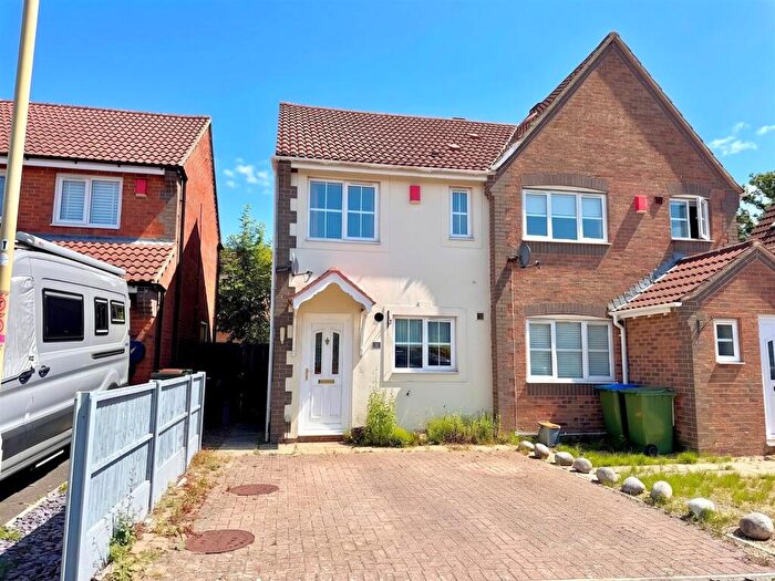 2 Bedroom Semi-Detached House For Sale In John Bunyan Close, Whiteley, PO15