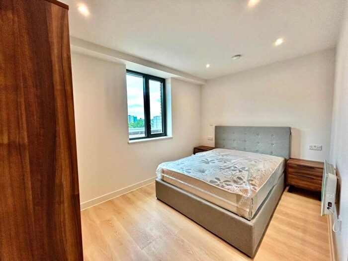 2 Bedroom Apartment To Rent In Dutton Street, Manchester, M3