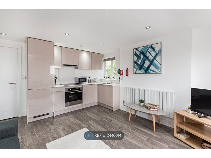 1 Bedroom Flat To Rent In Elmsdown House, Stratford, E15
