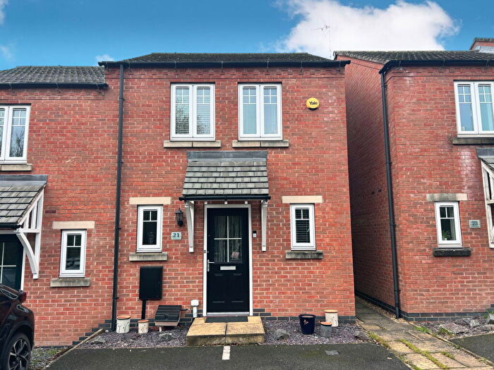 3 Bedroom End Of Terrace House For Sale In Merton Close, Church Gresley, Swadlincote, DE11