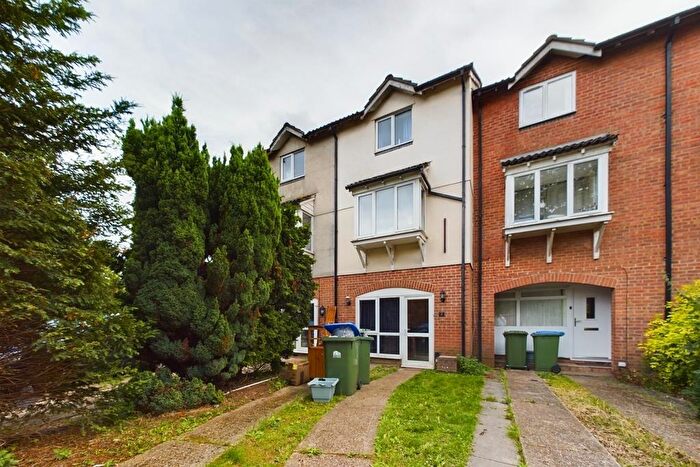 4 Bedroom Terraced House To Rent In Berkeley Close, Southampton, SO15