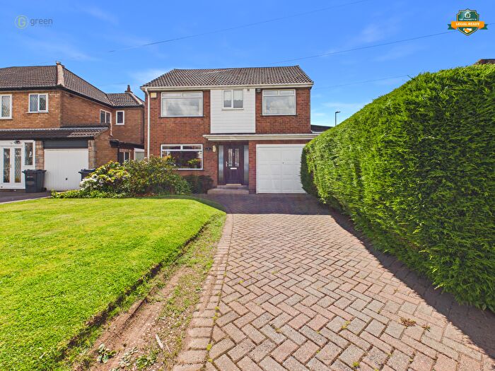 4 Bedroom Detached House For Sale In Bedford Drive, Sutton Coldfield, B75
