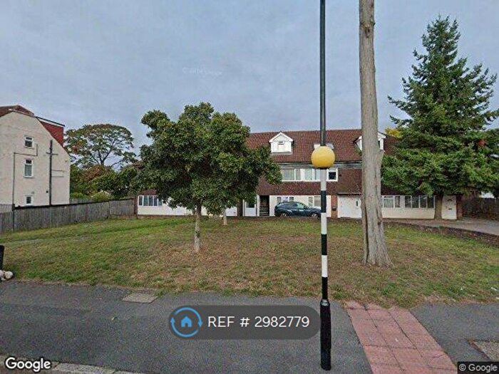 1 Bedroom Flat To Rent In St Barnabas Road, Woodford, IG8