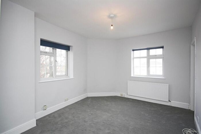 1 Bedroom Flat To Rent In South Worple Way, East Sheen, SW14