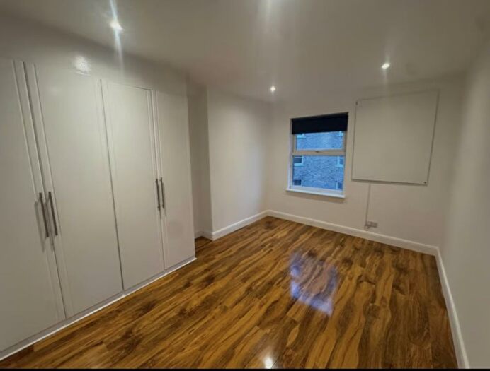 3 Bedroom Maisonette To Rent In Glengall Road, London, NW6