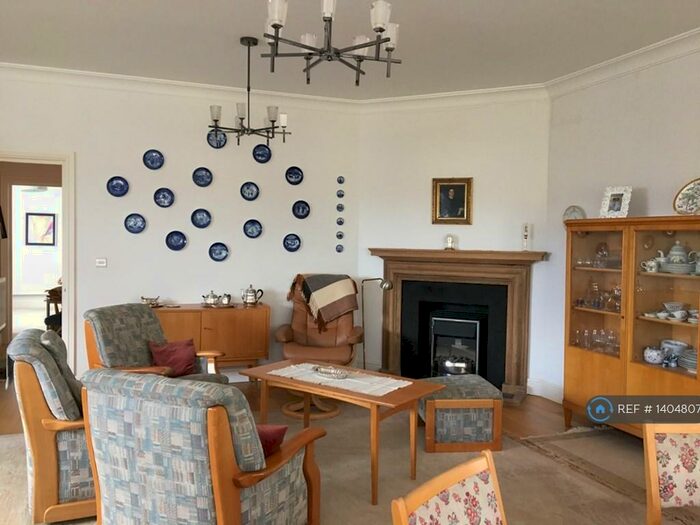 2 Bedroom Flat To Rent In Elvaston, High Wycombe, HP13