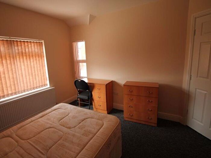 5 Bedroom House To Rent In Mayville Road, Leeds, LS6