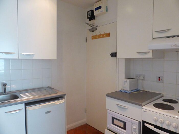 Studio To Rent In Boundary Road, Hove, BN3