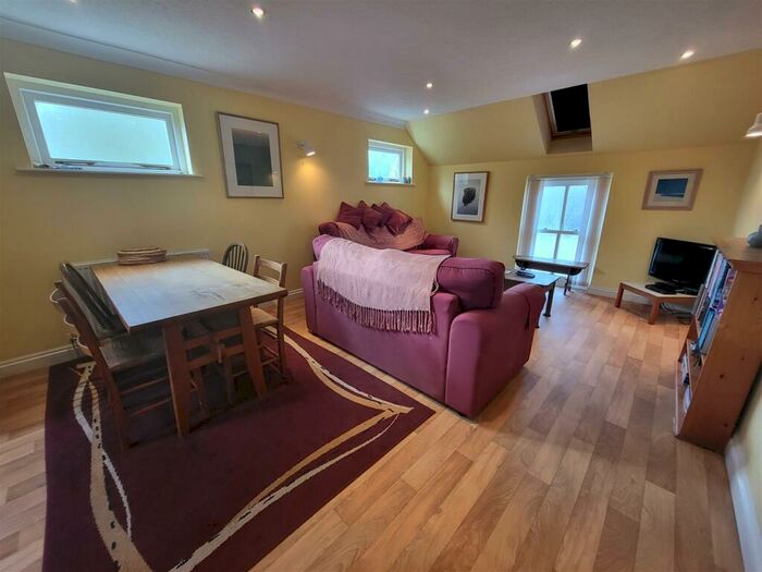 3 Bedroom Apartment For Sale In "Up Above" Flat, Cresswell Street, Tenby, Pembrokeshire., SA70