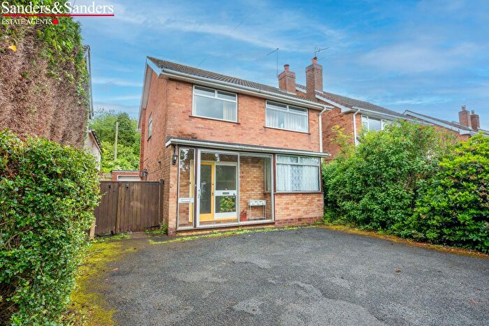 3 Bedroom Detached House For Sale In Stourbridge Road, Fairfield, Bromsgrove, B61