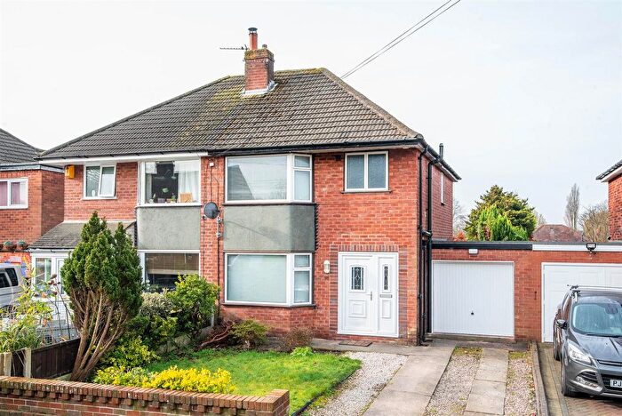 3 Bedroom Semi Detached House For Sale In Sandringham Avenue, Leyland, PR25