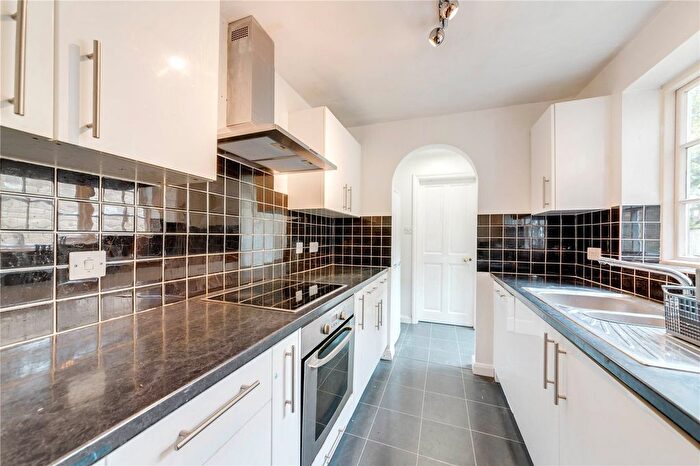 2 Bedroom Terraced House To Rent In Cochrane Road, Wimbledon, SW19