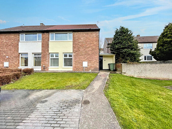 3 Bedroom Semi Detached House For Sale In Dunn Road, Peterlee, Durham, SR8
