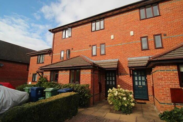 3 Bedroom Semi-Detached House To Rent In Kirby Place, Cowley, Hmo Ready Sharers, OX4