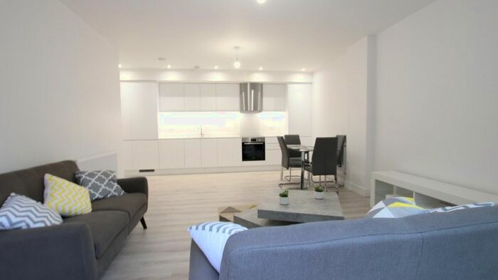 2 Bedroom Flat To Rent In Bunns Lane, London, NW7