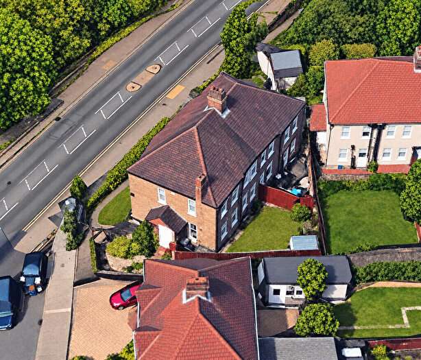 2 Bedroom Maisonette To Rent In The Close, Harrow, HA2